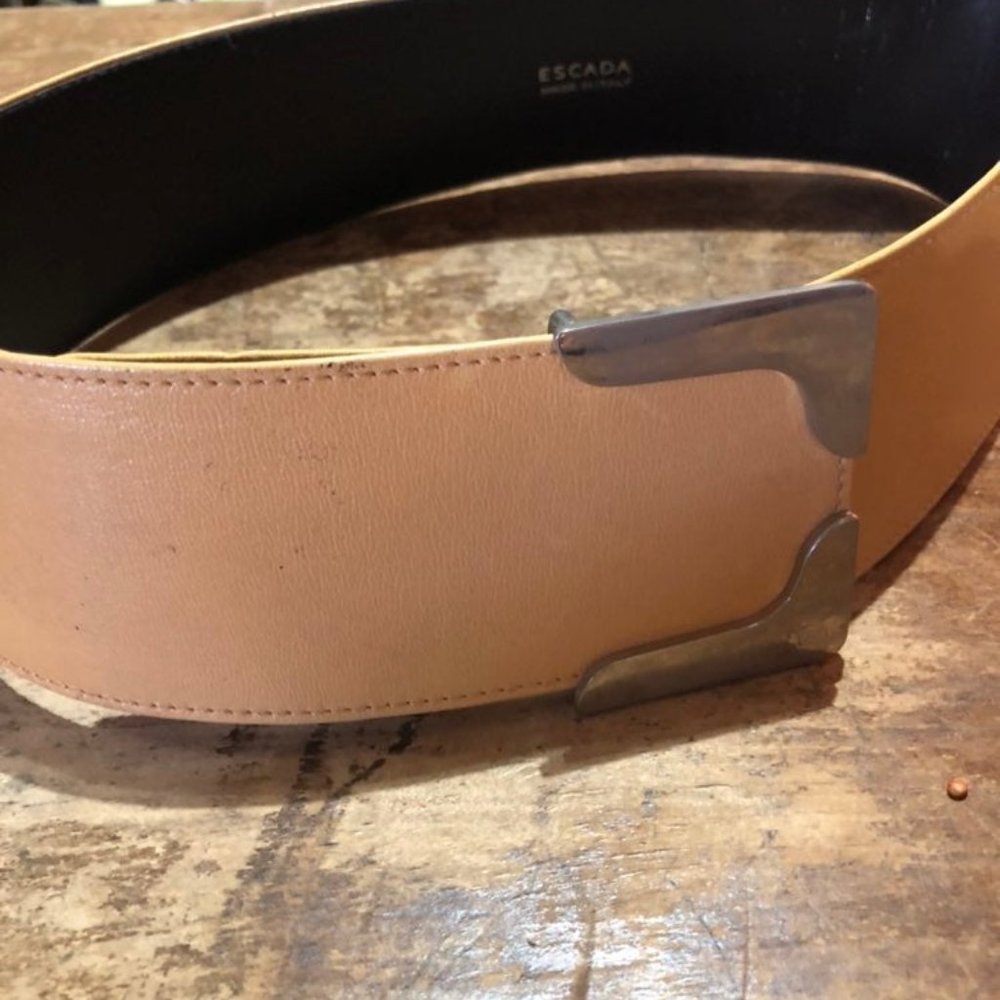 Escada Belt